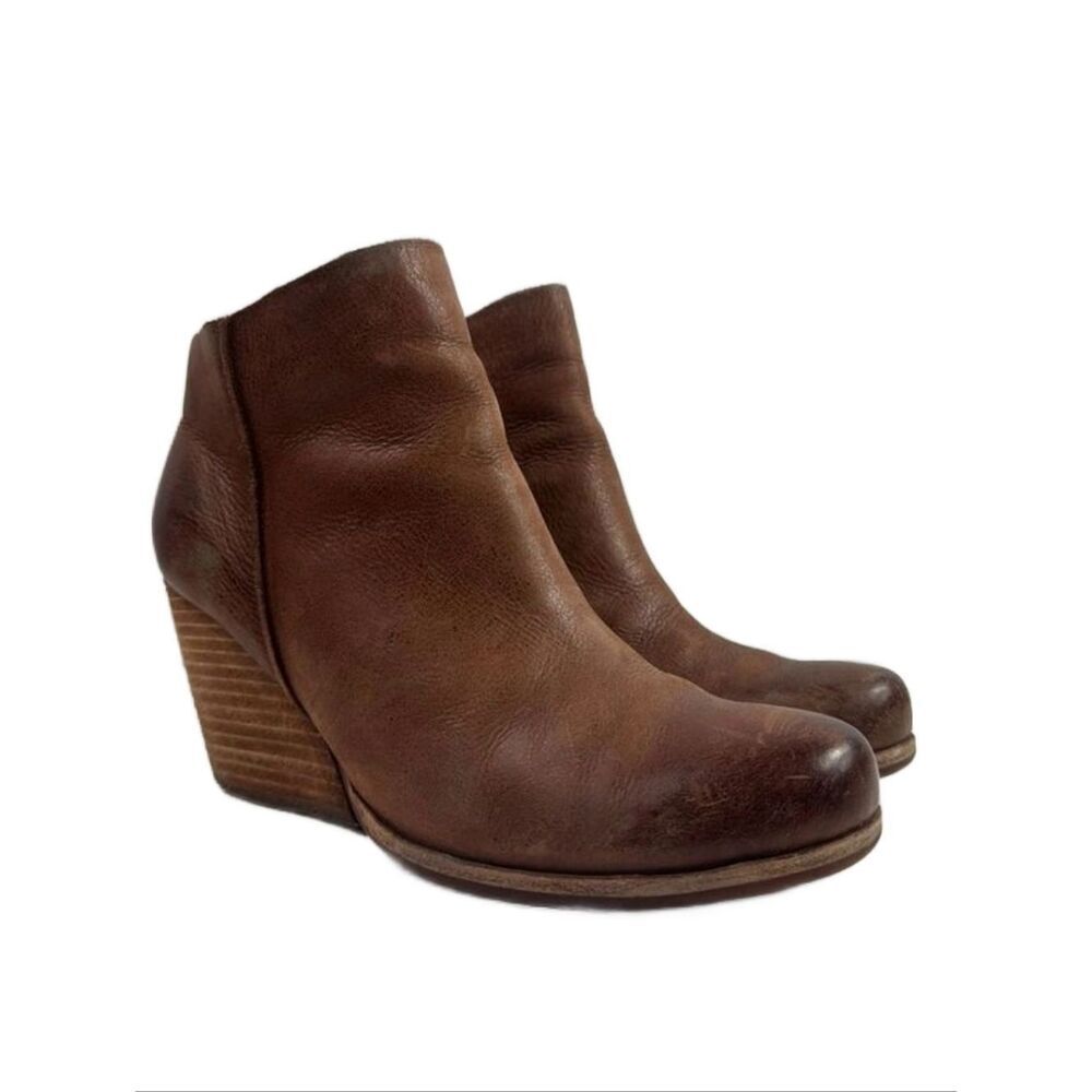 Kork-Ease Destressed Brown Leather Wedge Women's Ankle Boots‎